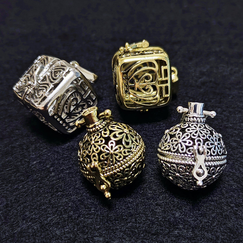 Vintage Brass Hollow Ball Lock - Diffuser Necklace Locket recensione e prezzo